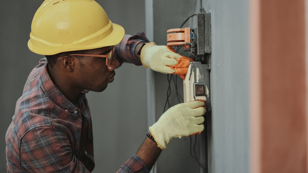 NIS2 and Building Technical Infrastructure: What Companies and Facility Managers Must Actually Do